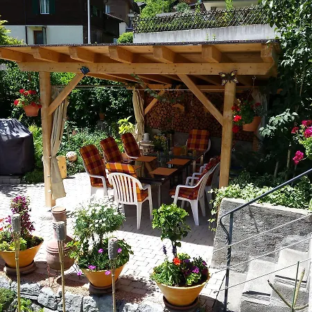 Edelweiss Bed & Breakfast Zweisimmen